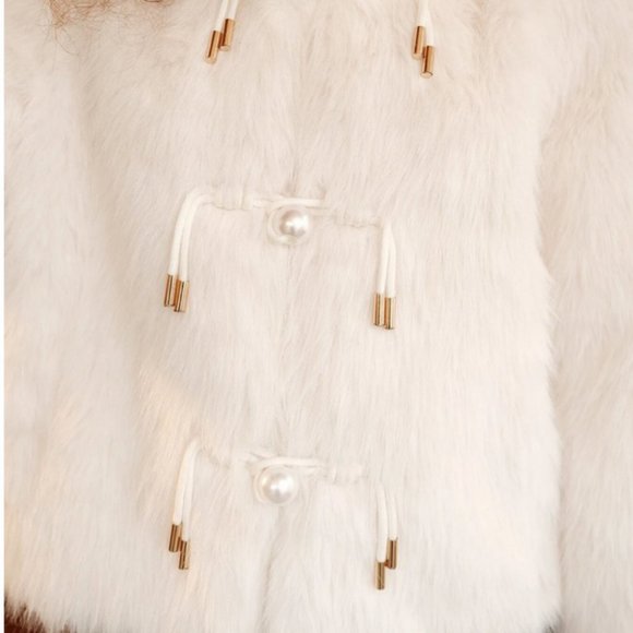 elegant pearl duffle button faux fur coat  white - Picture 6 of 7